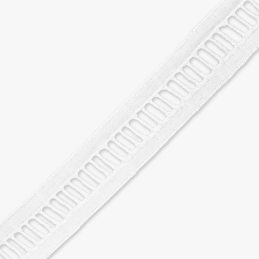 Lace Anglaise White (YA19) - Ragland Fabrics